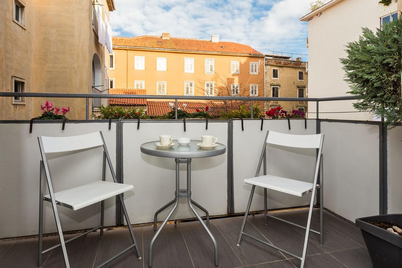 Fifi Apartment W. Parking In Old Town Zadar Exterior photo