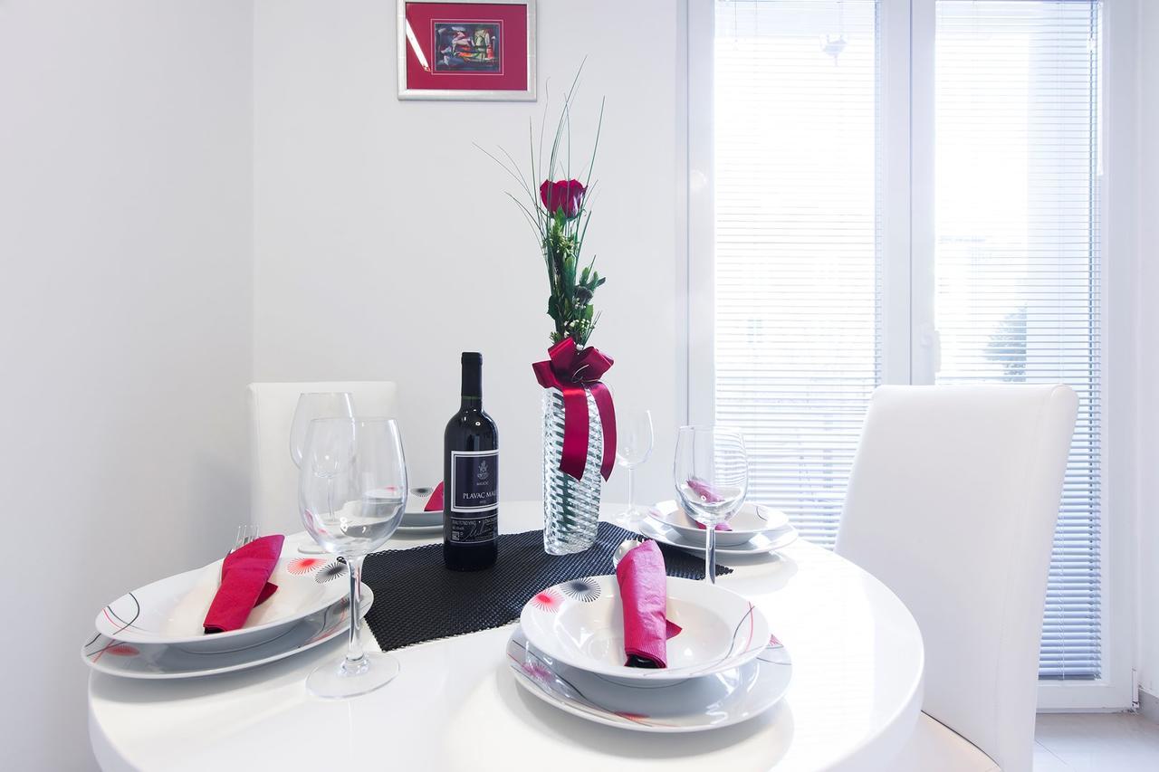 Fifi Apartment W. Parking In Old Town Zadar Exterior photo