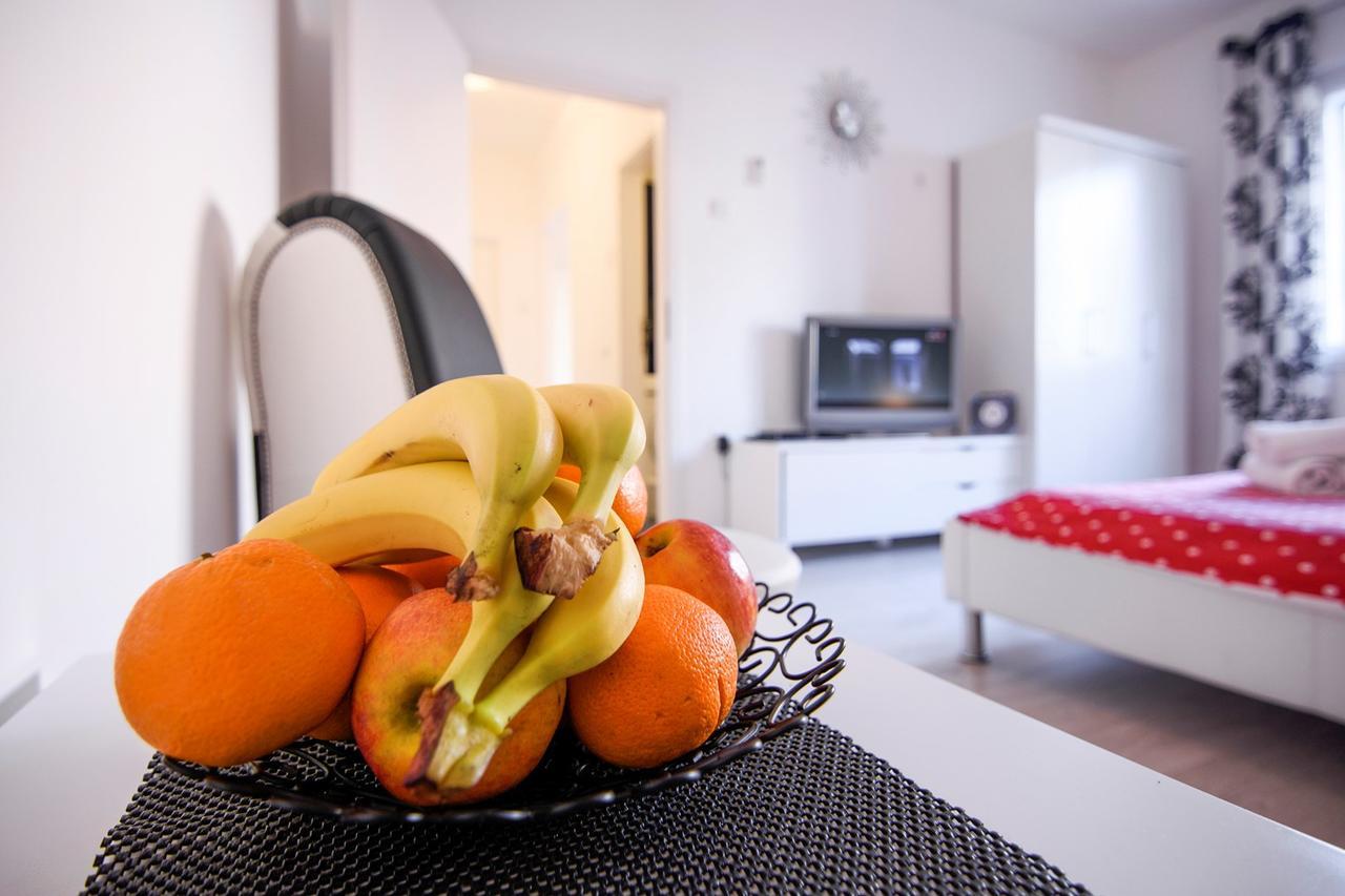 Fifi Apartment W. Parking In Old Town Zadar Exterior photo