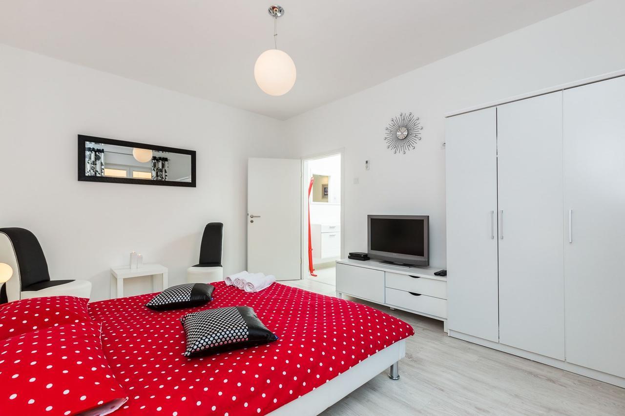 Fifi Apartment W. Parking In Old Town Zadar Exterior photo