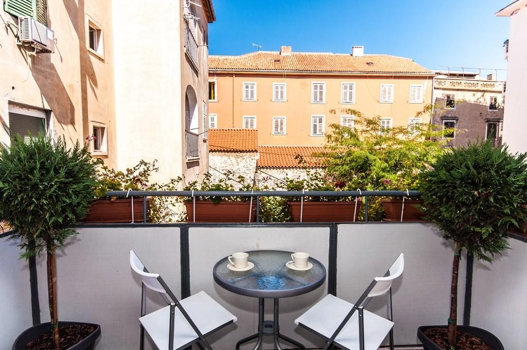 Fifi Apartment W. Parking In Old Town Zadar Exterior photo